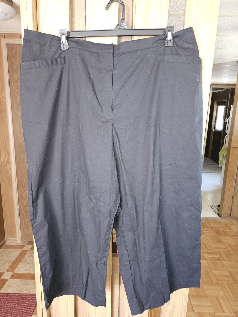 NWT Venezia Sz 24 Black Crop Pants